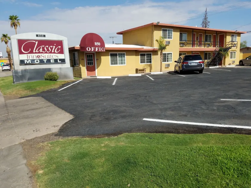 Classic Inn and Suites - Image 1