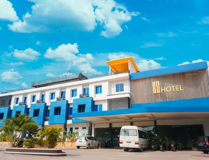 OS Hotel Tanjung Uncang - Image 1