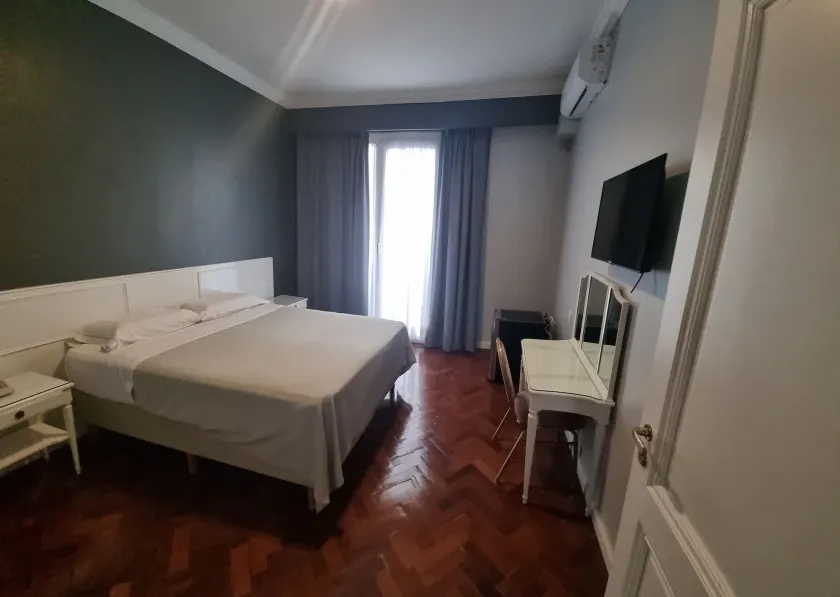 HOTEL REGIS - Image 1