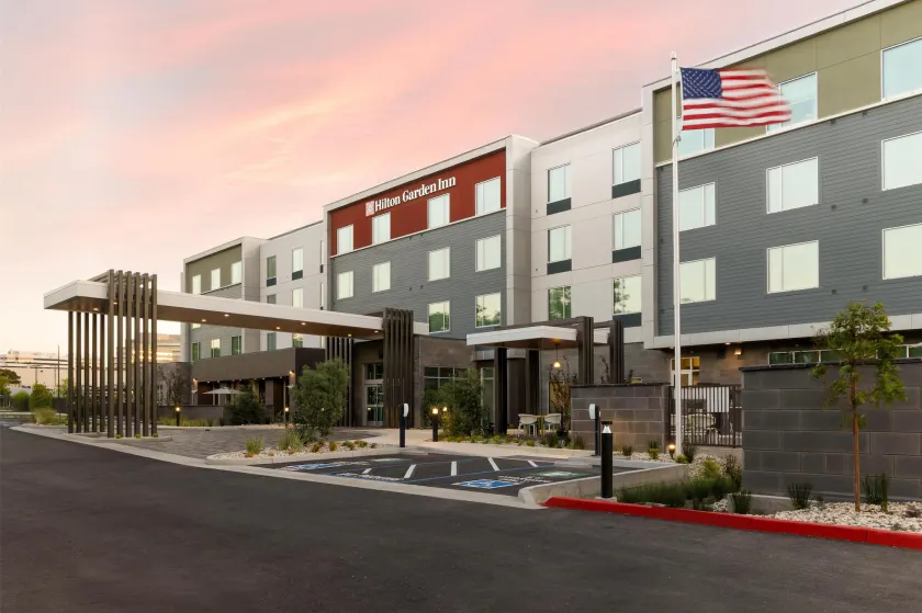 Hilton Garden Inn Walnut Creek - Image 1