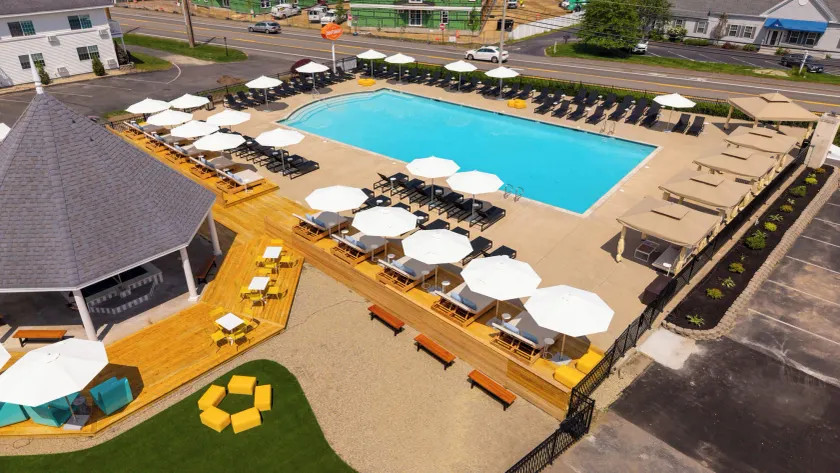 Driftaway Hotel and Pool - Image 1