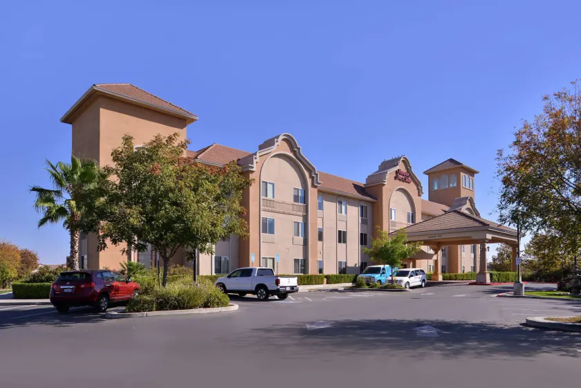 Hampton Inn & Suites Woodland-Sacramento Area - Image 1