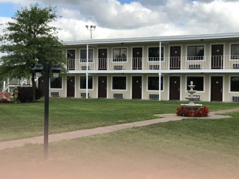 Garden Inn Truck Plaza - Image 1