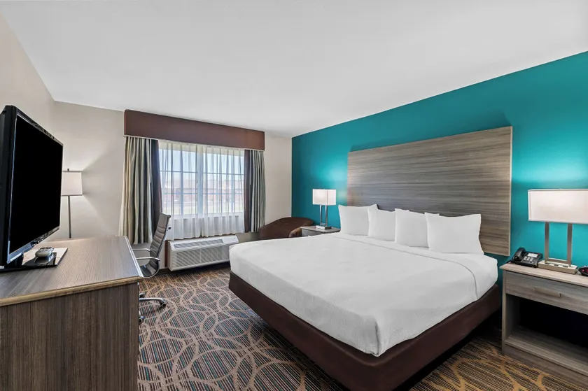 Best Western Presidential Hotel & Suites - Image 1