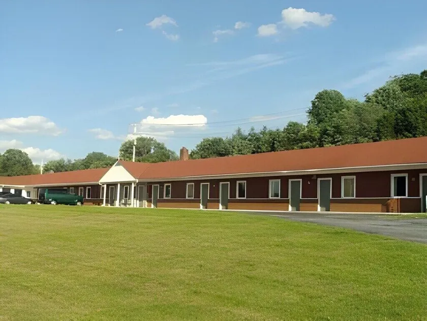 Budget Inn Mount Airy - Image 1