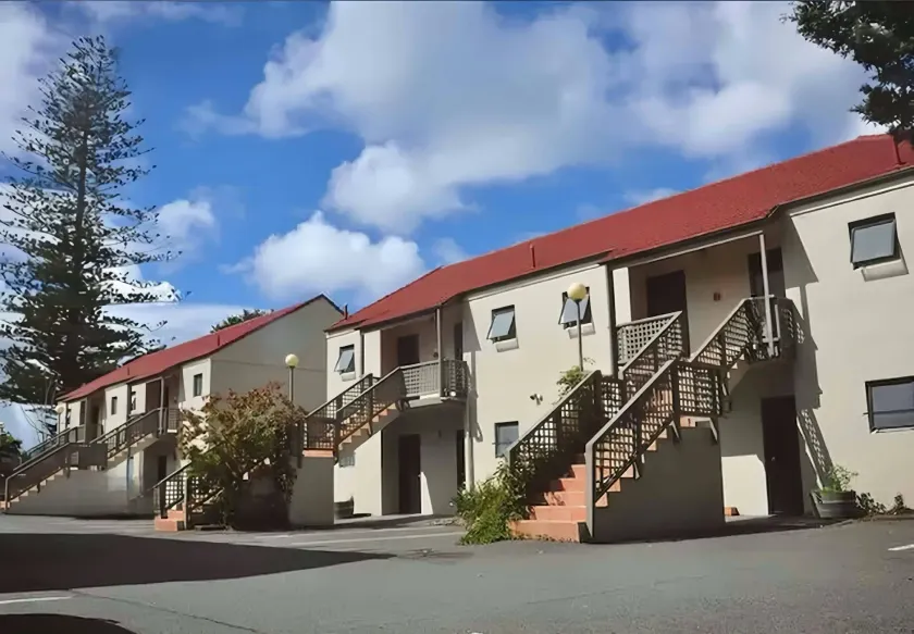 Royal Park Lodge - Image 1