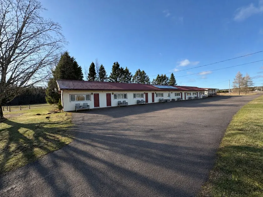 The Sunshine Inn - Image 1
