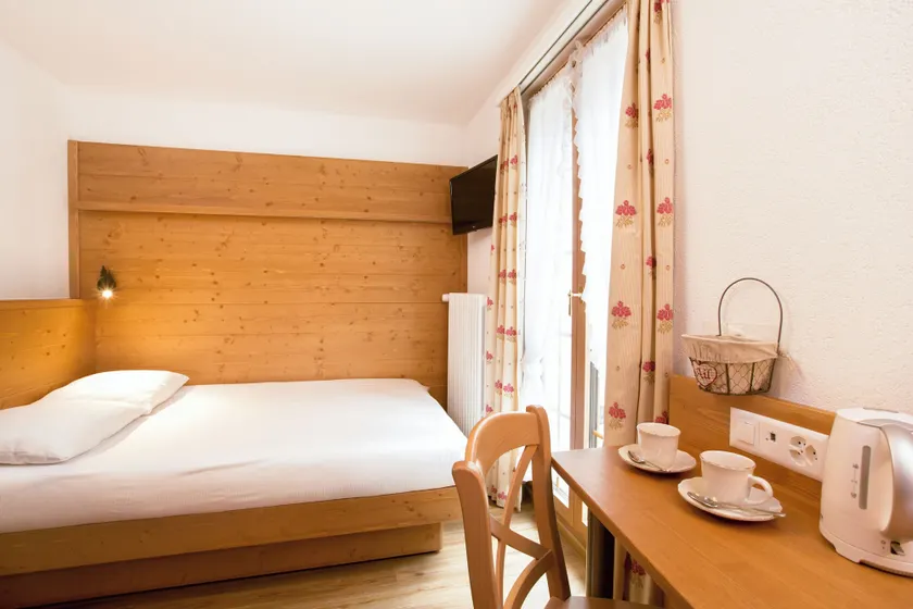 Hotel Romantica - Image 1