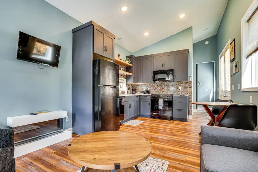 Cozy Saint Paul Tiny Home Retreat - Image 1