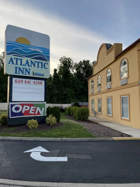 Atlantic Inn - Image 1