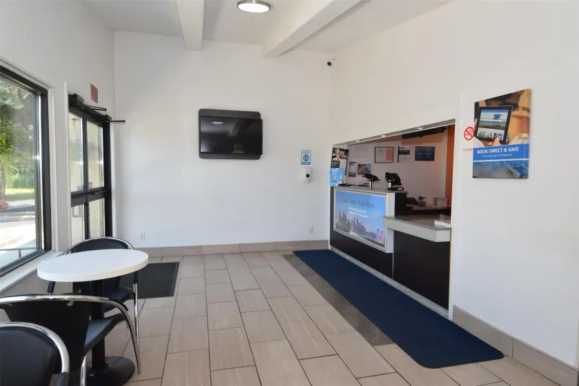 Motel 6-Hamburg, NY - Hall