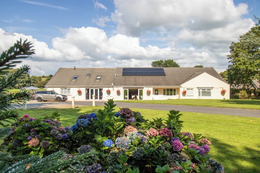 Lovesgrove Country Guest House - Image 1