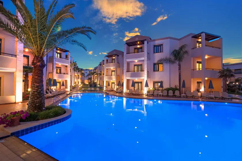 Creta Palm Resort Hotel & Apartments - Image 1