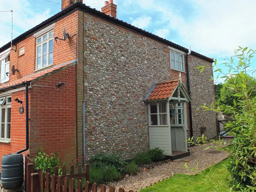 Beaconsfield Cottage - Image 1