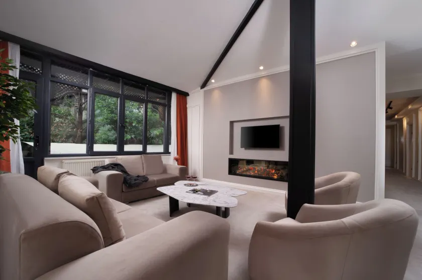 Walton Gardens Pera - Image 1