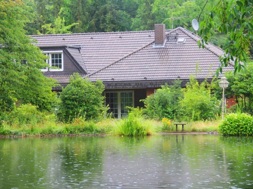 Ferienhaus Villa EMG Celle nah Hannover mit Pool, Kamin, Garten, Teich, Wald, Partyraum für Familien Gruppen bis 22 Personen - Image 1