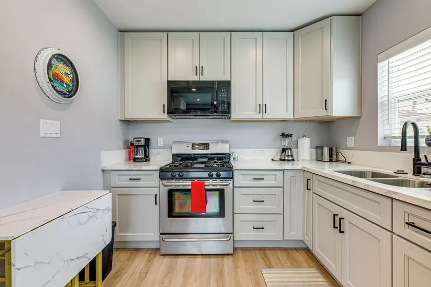 Spacious, Cozy Rear House Near LAX - Image 1