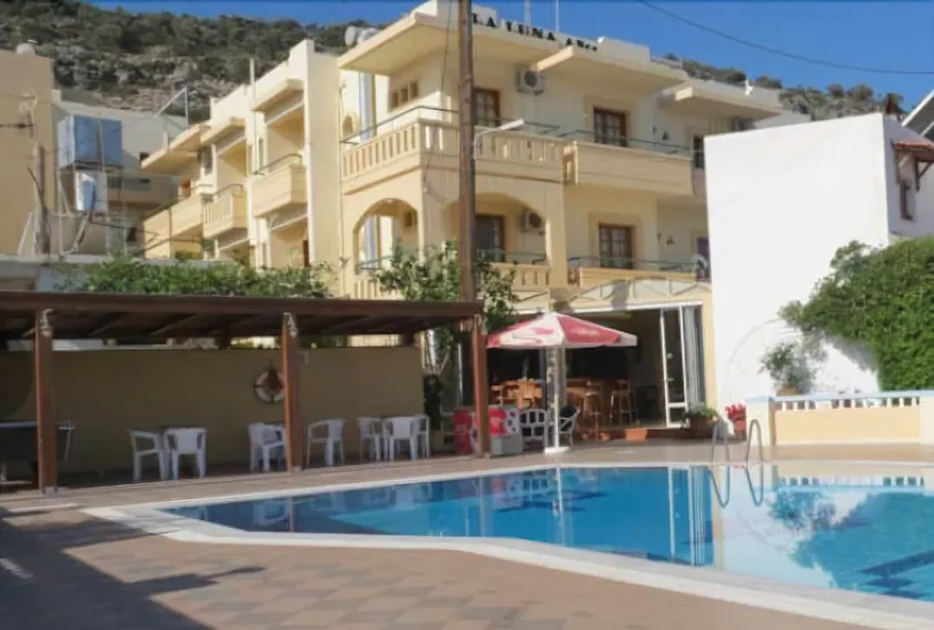 La Luna Apartments - Image 1