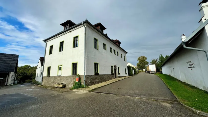 Hotel Cernice - Image 1