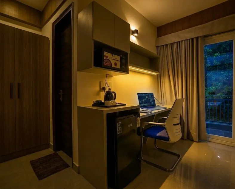 SkyLuxuria Hotel & Service Apartments  - Image 1