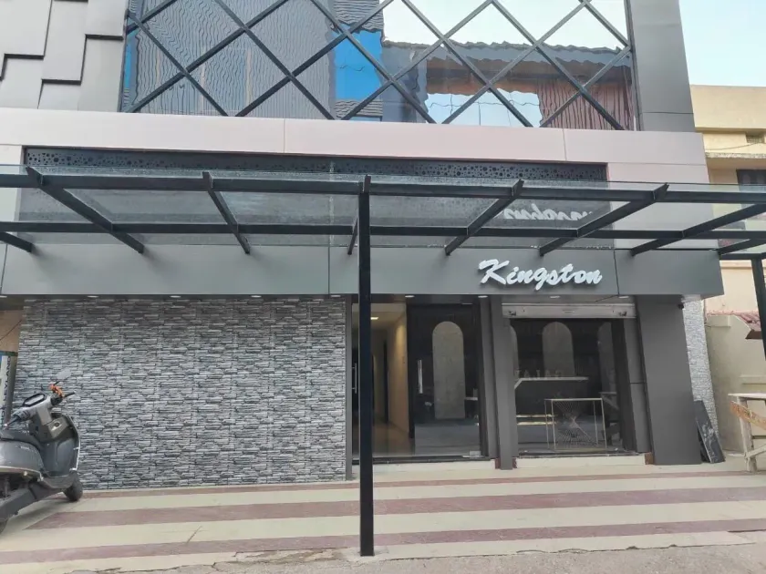 Hotel Kingston - Image 1