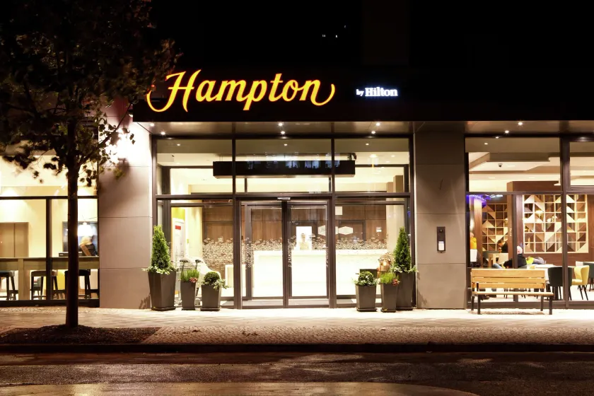 Hampton by Hilton Berlin City East Side Gallery - Image 1