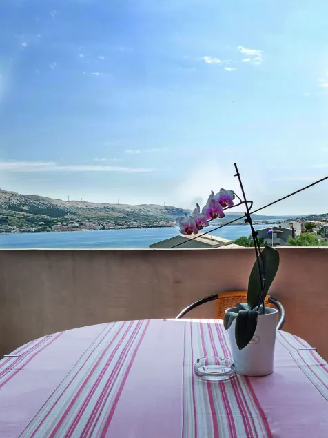 Beautiful Coastline View Apartment a4 - Image 1
