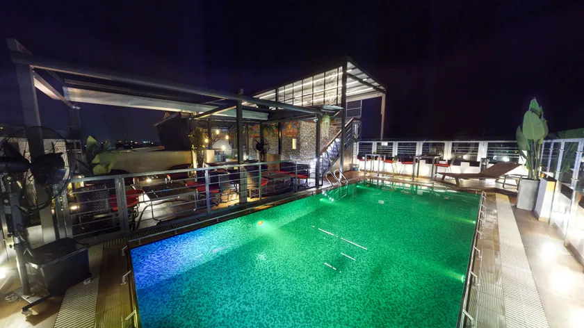 Platinum Grand - Image 1