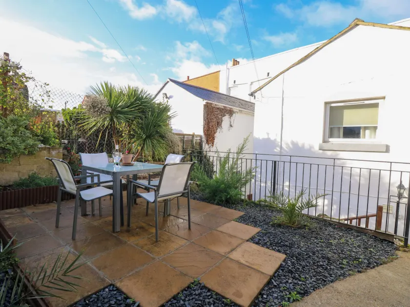 Willow Cottage - Image 1