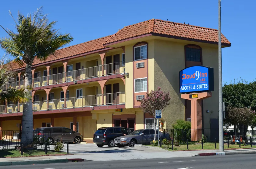 Cloud 9 Inn LAX - Image 1