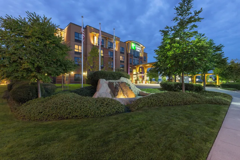 Holiday Inn Express & Suites Riverport Richmond by IHG - Image 1