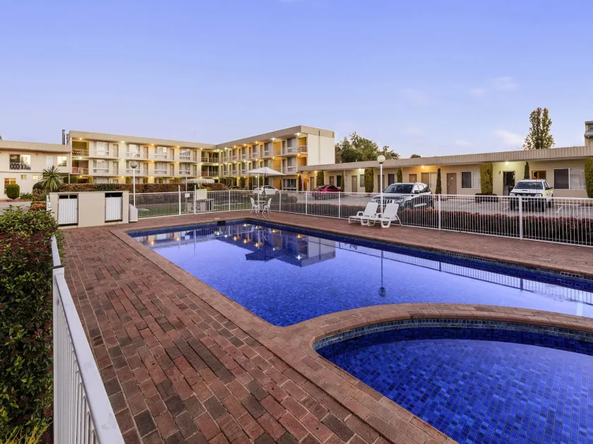 BreakFree Queanbeyan - Image 1