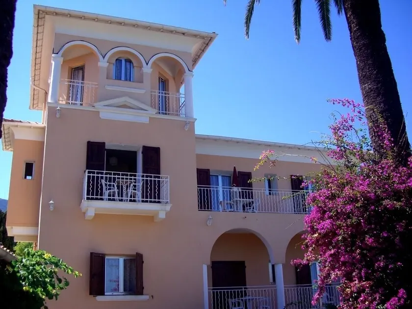 Hotel et Appartements Reine D'Azur - Image 1
