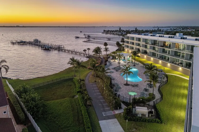 Harbor Island Beach Club, Homes by Villatel - Image 1