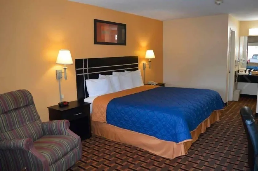 Countryside Inn - Image 1
