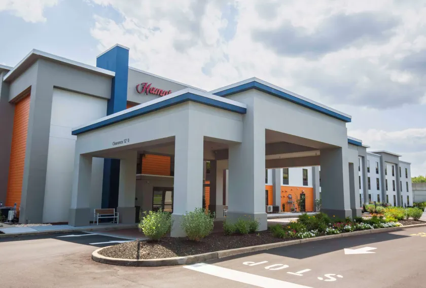Hampton Inn East Windsor - Image 1
