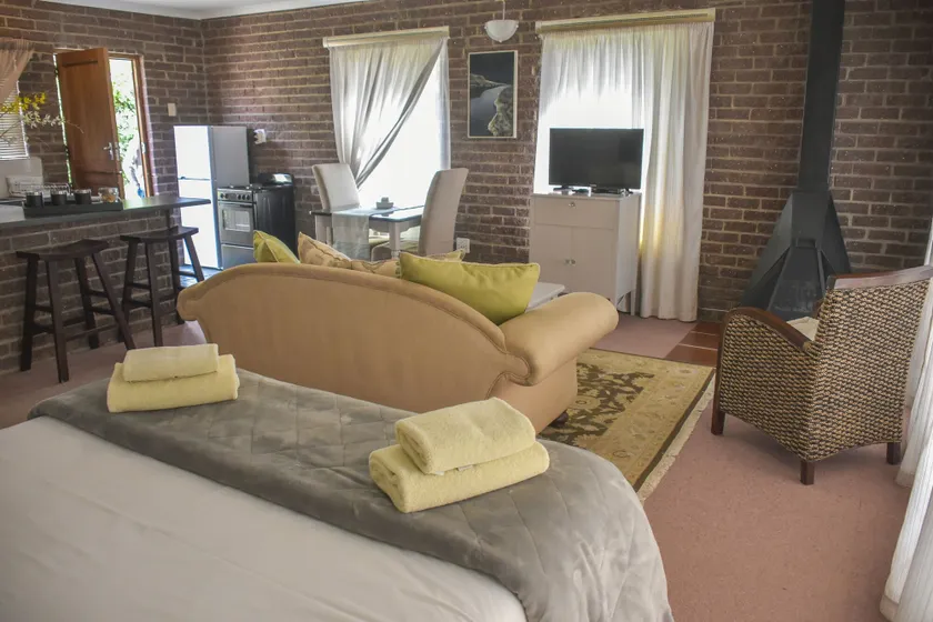 Clarens Retreat - Image 1