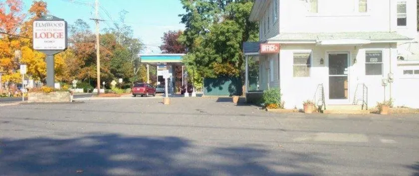 Elmwood Motor Lodge - Image 1