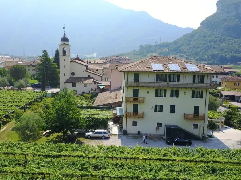 Le Servite Apartments - Image 1