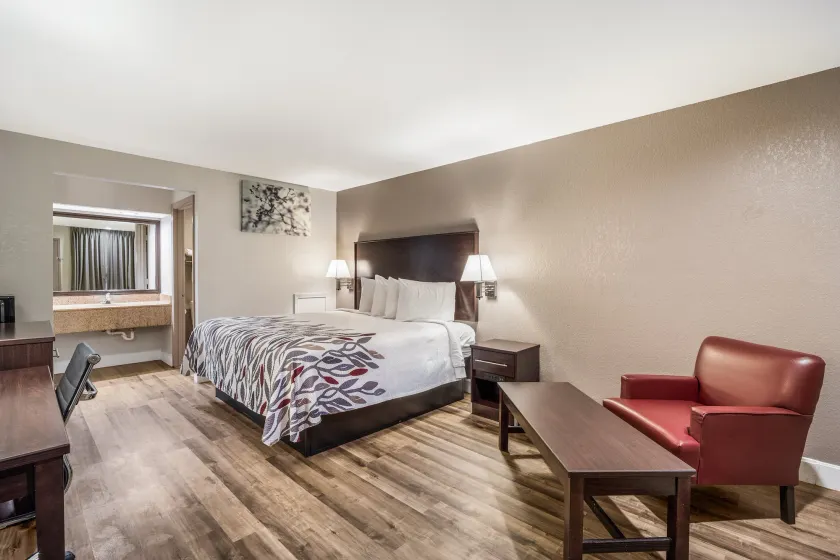 Red Roof Inn Sumter - Image 1