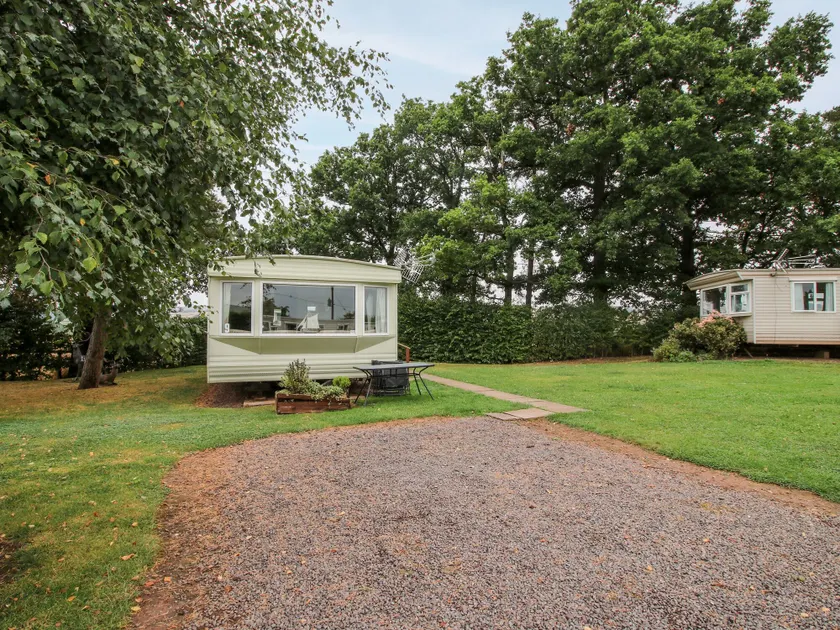 9 Old Orchard - Image 1