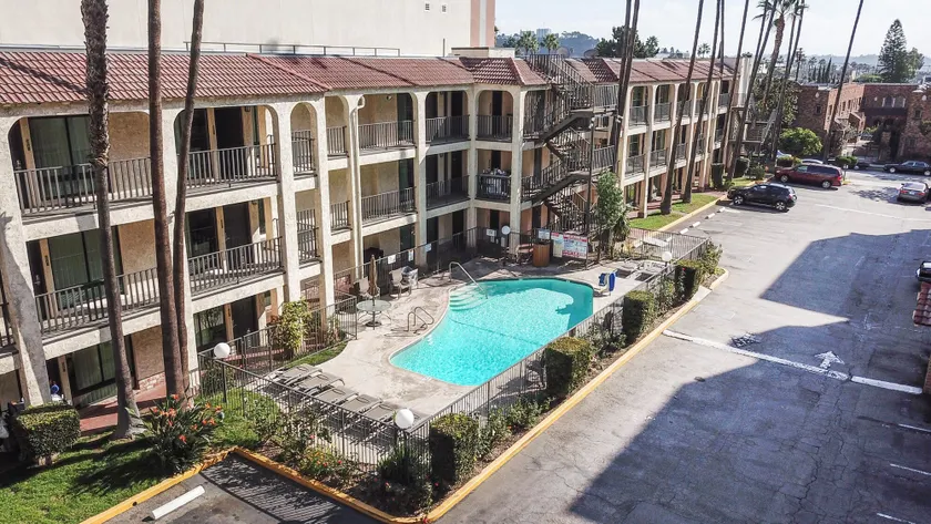 Vagabond Inn Glendale - Image 1