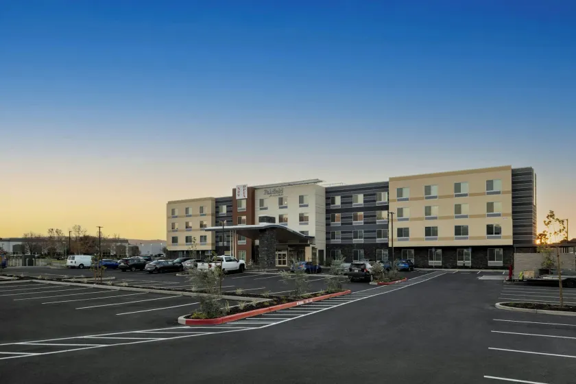 Fairfield Inn & Suites Livermore - Image 1