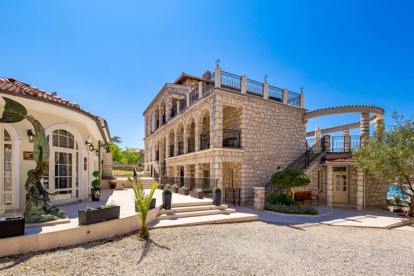Integrated Hotel Arbia-Margita - Image 1