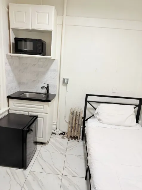Adrian Hotel - Habitación