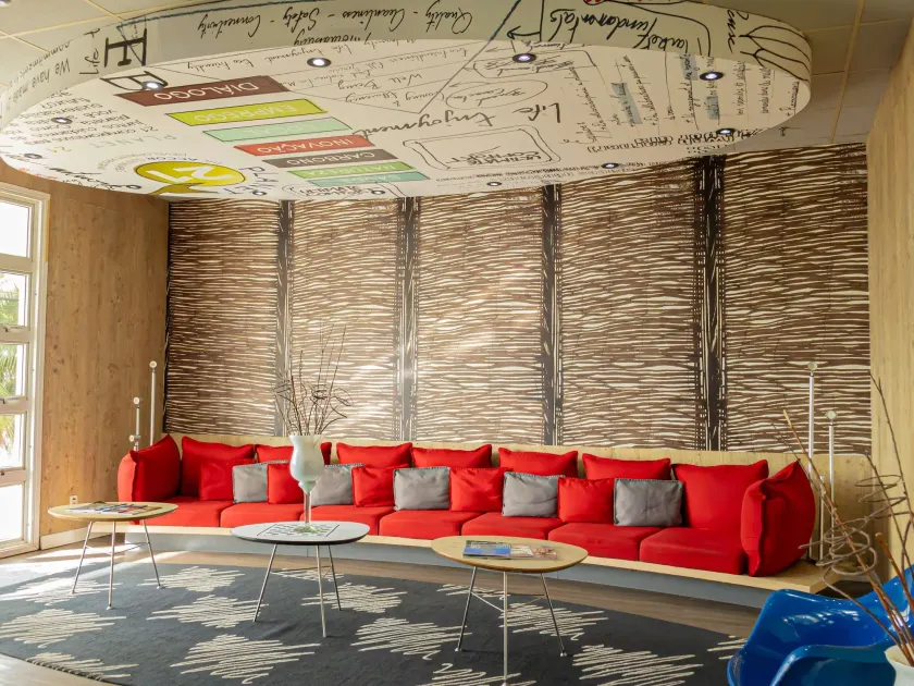 ibis Macae - Image 1