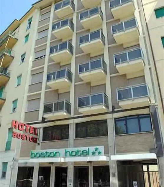 Hotel Boston - Image 1