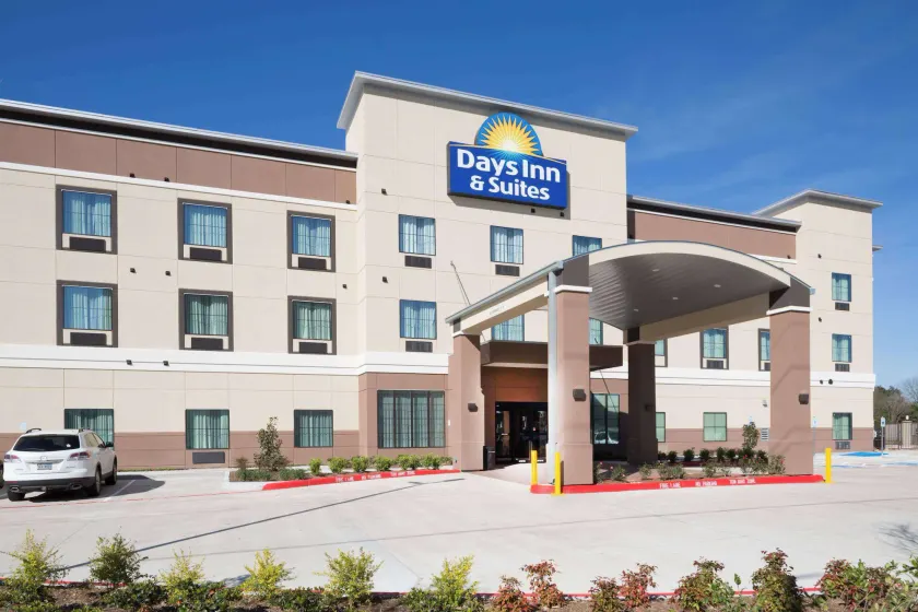 Days Inn & Suites by Wyndham Houston NW Cypress - Image 1