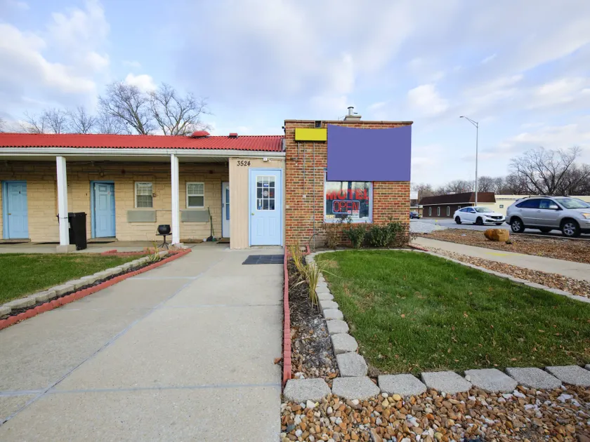 Hotel O Markham IL near Harvey/Tinley Park - Image 1
