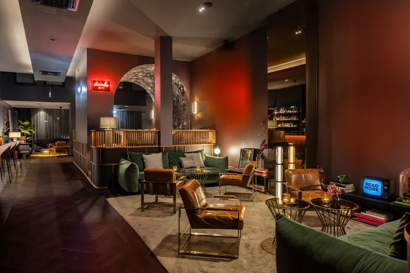 Hotel AMANO Düsseldorf - Image 1